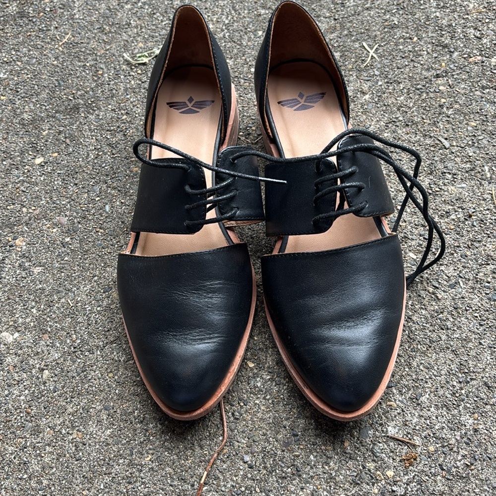 Fortress of Inca Carmen lace-up oxfords